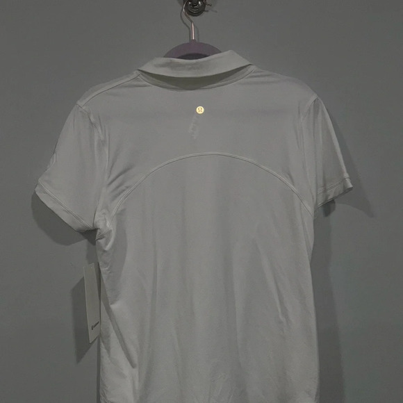 NWT Lululemon Quick Drying Short Sleeve Polo with Atlanta Hawks Logo on Sleeve - Picture 2 of 6